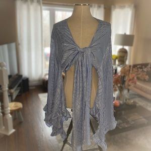 Flowy tie top. Fashion nova.